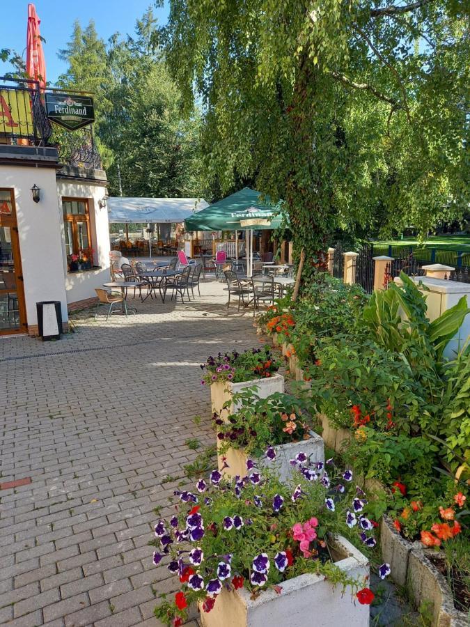 Hotel Vysehrad Турчянське Тепліце Екстер'єр фото